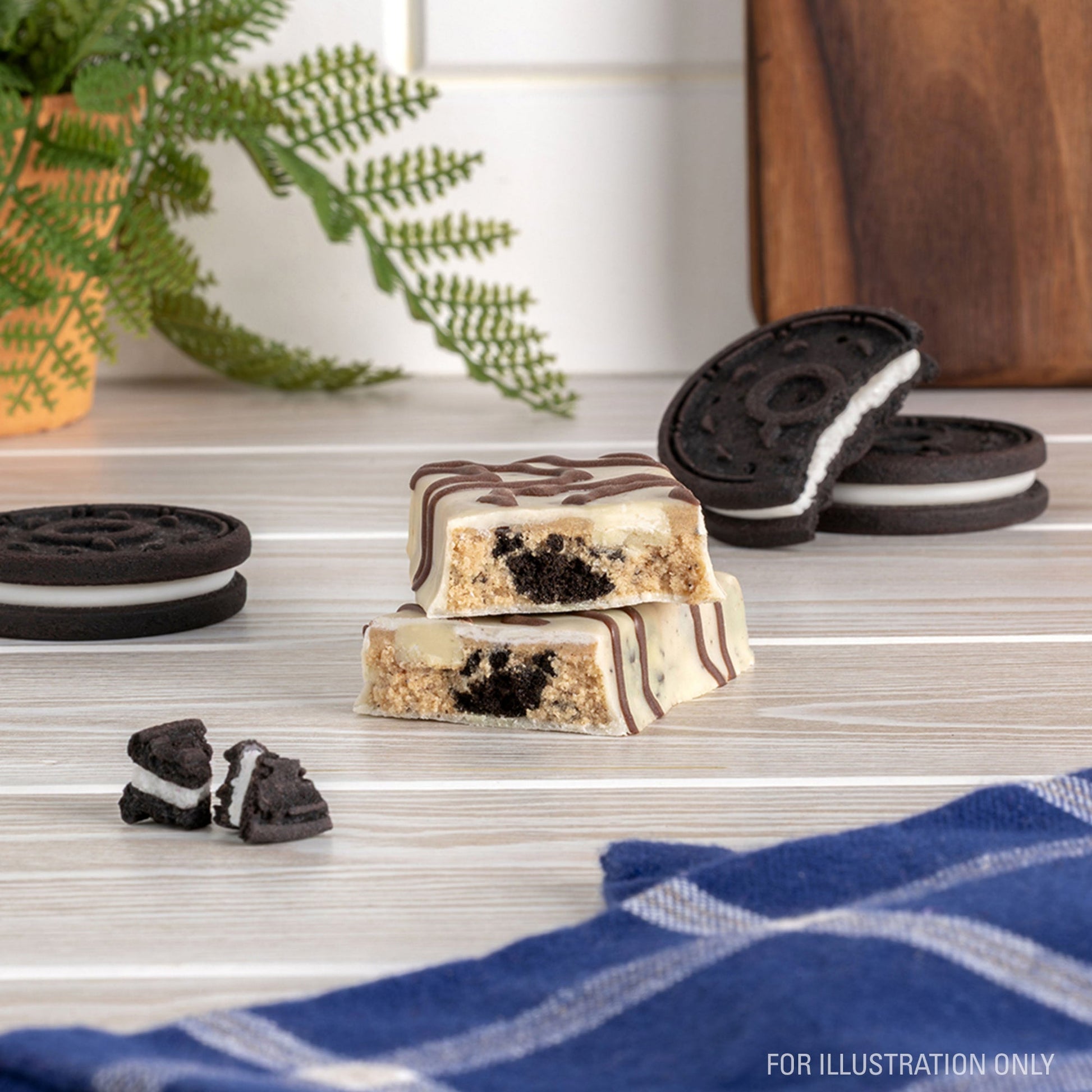 dipped-cookies-and-cream-protein-bars-e7 15807_QN_USA_ProteinBar_CAC_InterimAssetUpdate_Digital-Dipped-ProductCarouselSet_Tabletop1.jpg